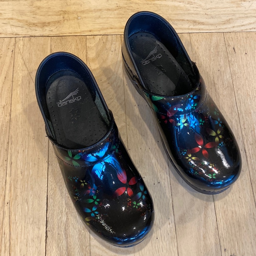 Dansko Clogs, Black Patent Leather with Flowers, size 39